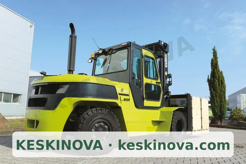 CLARK Diesel Forklift C 80 D900