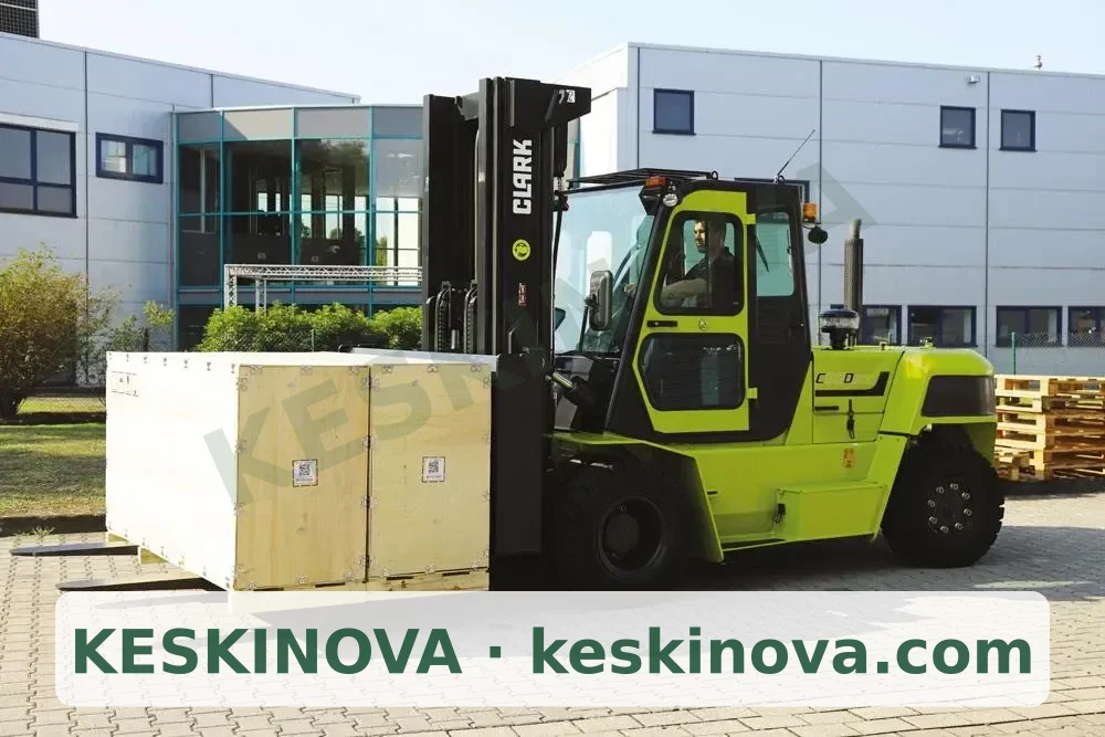 CLARK Diesel Forklift C 80 D900